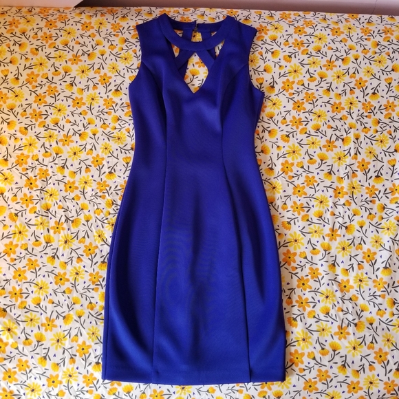 Guess Semi Formal Dress - Picture 2 of 4